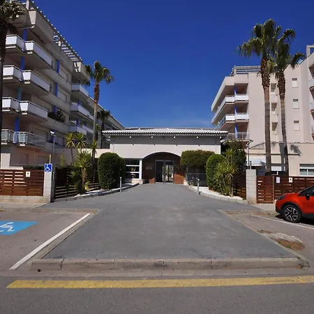In With Large Terrace רוזס